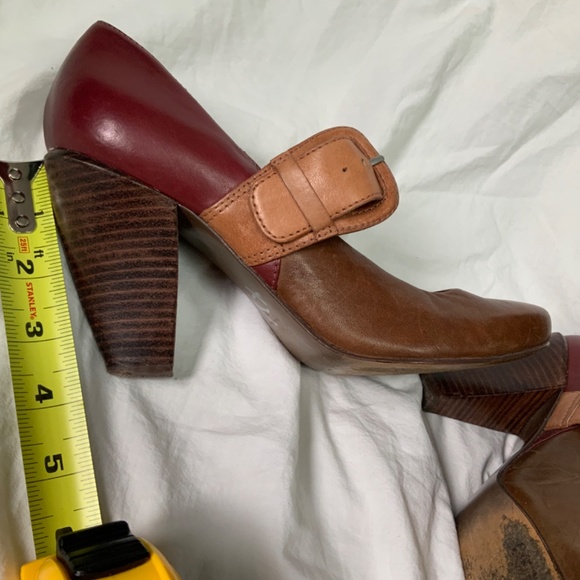 Brown and Burgundy Fossil Mary Jane Pumps 3 1/2” Heels size 7.5 - Picture 7 of 9
